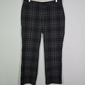 Nike golf tour performance 36x32 black and gray pants